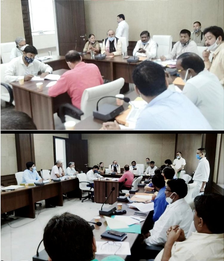 छतरपुर अनुमंडल क्षेत्र में क्रसर और माईंस की बावत हुई विधानसभा समिति की बैठक