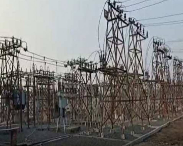बिजली बिल जमा नहीं करने के कारण छतरपुर के 28 और हरिहरगंज के एक गांव की बिजली काटी गयी